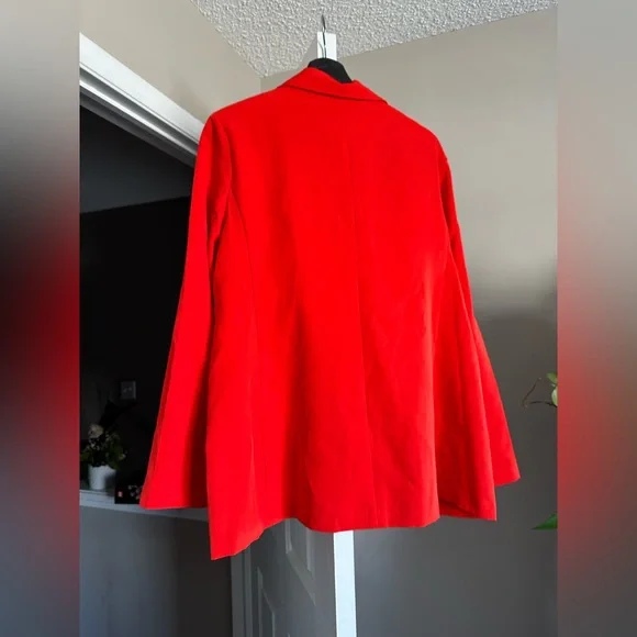 Two piece Suit - Picture 2 of 5